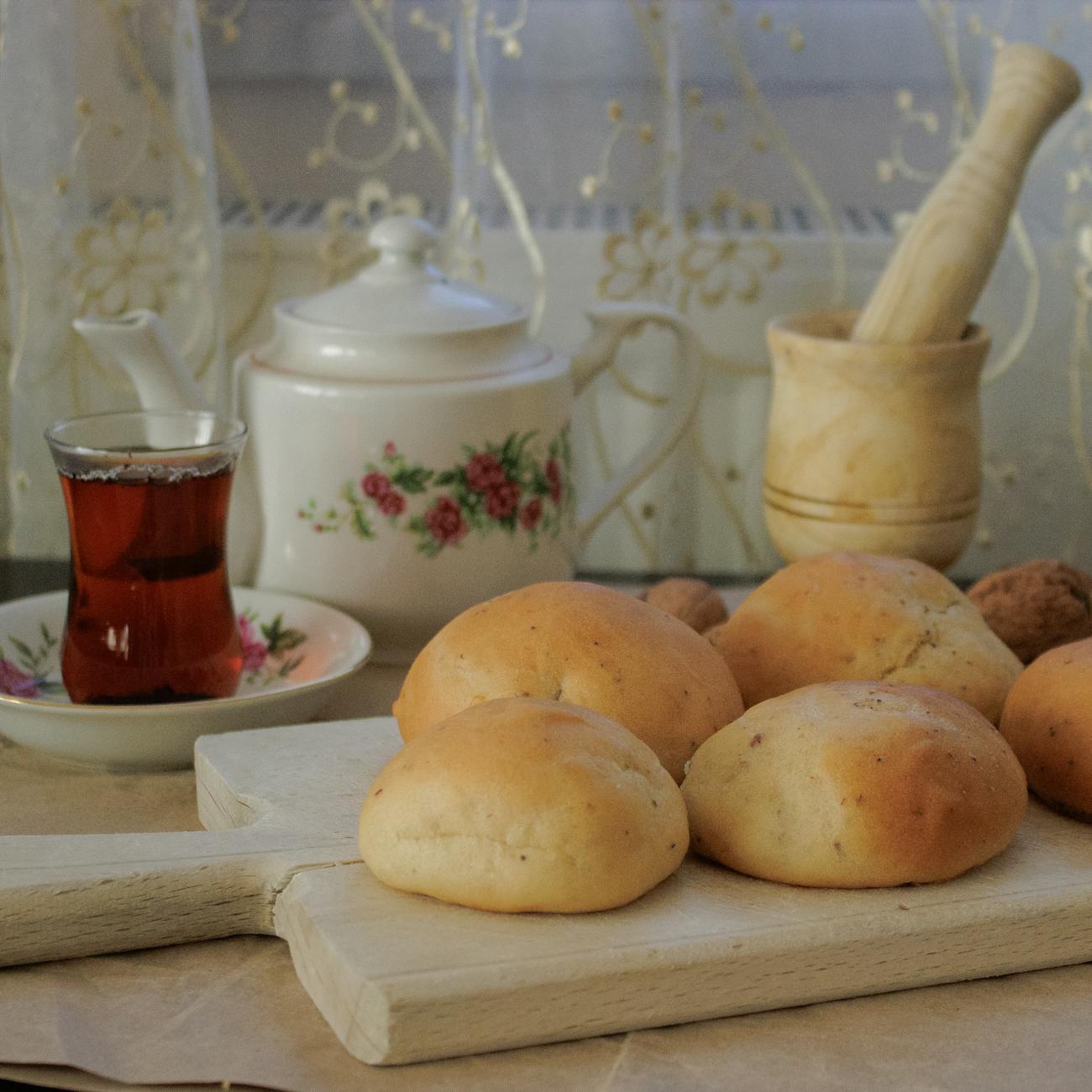 Cooling bread